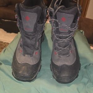 Columbia Men's Gray and Black Waterproof Hiking Boots